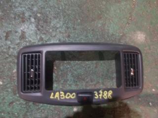 Запчасть консоль магнитофона DAIHATSU MIRA E:S
