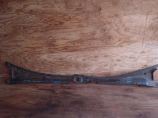 Запчасть решетка под лобовое стекло TOYOTA CRESTA