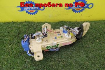 Запчасть блок предохранителей TOYOTA PROGRES 2001