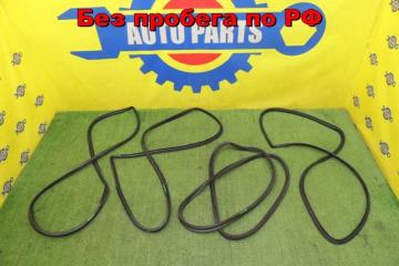 Фото запчасти уплотнение дверное TOYOTA YARIS CROSS 2021 контрактная запчасть Запчасть уплотнение дверное TOYOTA YARIS CROSS 2021