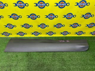 Запчасть накладка на дверь передняя правая FORD KUGA