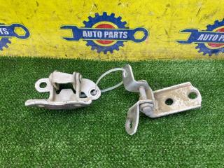 Запчасть петля двери передняя правая TOYOTA RAV4