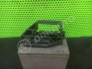 Запчасть кронштейн радиатора BMW 7