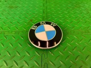 Запчасть эмблема на капот BMW 3 2011