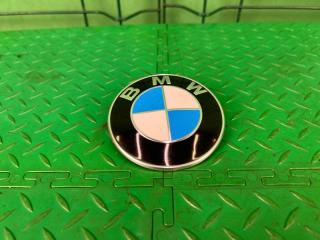 Запчасть эмблема на капот BMW X5