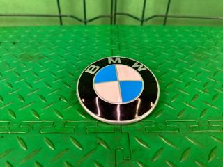 Запчасть эмблема на капот BMW 5 2013