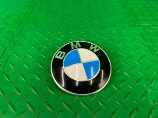 Запчасть эмблема на капот BMW 5