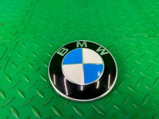 Запчасть эмблема на капот BMW 5