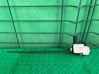 Запчасть замок лючка бензобака BMW X5