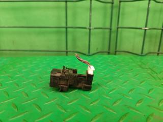 Фото запчасти датчик педали тормоза BMW 5 2008 контрактная запчасть Запчасть датчик педали тормоза BMW 5 2008