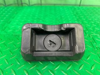 Запчасть упор домкрата Mercedes-Benz C