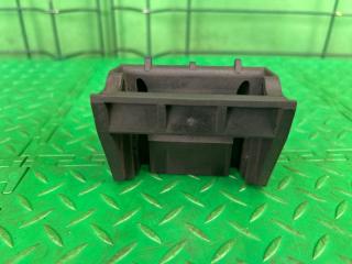 Запчасть кронштейн радиатора BMW X5