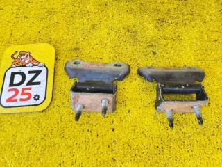 Запчасть петли двери багажника задние TOYOTA/LEXUS HARRIER/RX300/RX330/RX350/RX400H 2006/Цвет 202