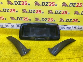 Запчасть накладка на дверь багажника задняя CHEVROLET/GMC/GENERAL MOTORS/BUICK TRAILBLAZER/ENVOY/RAINIER 2002/ЦВЕТ 8555