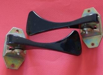 Запчасть крючок дверной внутр. 15 метал. прав. ЛАДА