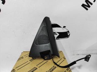 Запчасть накладка крепления зеркала правая Volkswagen Tiguan