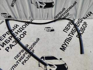 Запчасть уплотнитель стекла двери передний правый Toyota Highlander