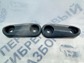 Запчасть ограничитель двери багажника задний Toyota Sienna