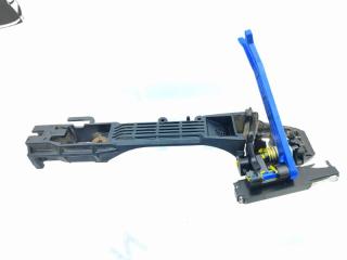 Запчасть кронштейн ручки двери задний левый Toyota Highlander