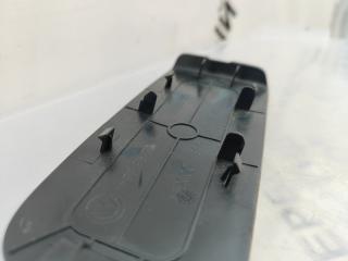 Накладка крышки багажника левая Jetta 6