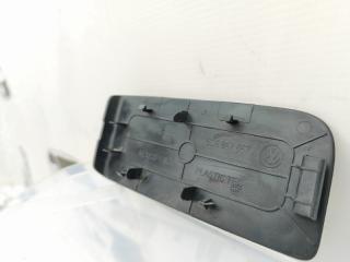 Накладка крышки багажника правая Jetta 6