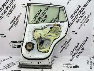 Дверь боковая задняя правая Rav4 40