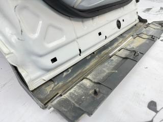 Дверь боковая задняя правая Rav4 40