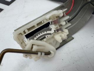 Датчик уровня топлива Rav4 40