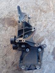 Кронштейн компрессора кондиционера RENAULT симбол 2002