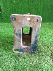 Кронштейн усилителя бампера правый KIA сид 2008