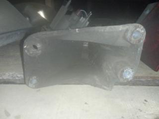 Кронштейн подушки двигателя Chery Амулет 2007 Б/У Кронштейн подушки двигателя Chery Амулет 2007