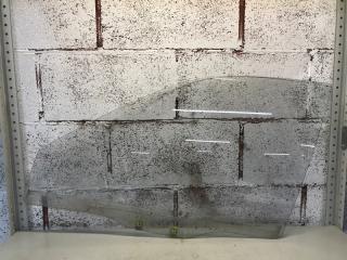 Запчасть стекло двери переднее левое Mitsubishi ETERNA 1993
