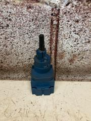 Запчасть датчик педали сцепления Skoda Fabia 2