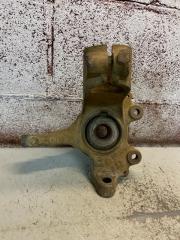 Поворотный кулак передний левый Ford Focus 2 Б/У Поворотный кулак передний левый Ford Focus 2