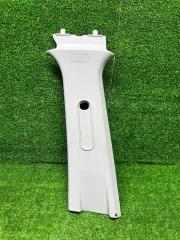 Запчасть накладка центральной стойки Skoda Fabia 2