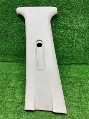 Запчасть накладка центральной стойки левая Skoda Fabia 1