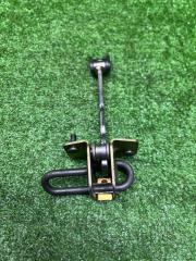 Запчасть ограничитель двери передний правый Volvo S80 1999