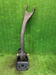 Фото запчасти рычаг продольный задний правый Suzuki Grand Vitara 2 Б/У запчасть Запчасть рычаг продольный задний правый Suzuki Grand Vitara 2