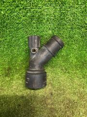 Запчасть фланец системы охлаждения Skoda Fabia 2