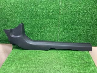 Запчасть накладка на порог салона правая Opel Astra H