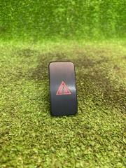 Фото запчасти кнопка аварийной сигнализации Toyota Corolla E150 Б/У запчасть Запчасть кнопка аварийной сигнализации Toyota Corolla E150