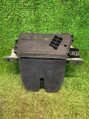 Замок багажника задний Opel Zafira B