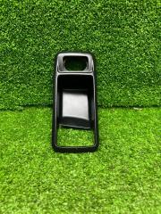 Запчасть накладка ручки двери правая Ford Focus 2