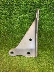 Запчасть кронштейн крепления двигателя Skoda Octavia A5