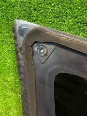 Стекло глухое заднее правое Fiesta 5