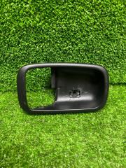 Фото запчасти накладка ручки двери задняя правая Mitsubishi Lancer 9 Б/У запчасть Запчасть накладка ручки двери задняя правая Mitsubishi Lancer 9