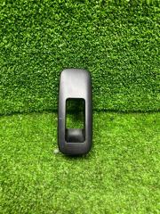 Фото запчасти накладка кнопки стеклоподъемника передняя левая Nissan Qashqai 1 Б/У запчасть Запчасть накладка кнопки стеклоподъемника передняя левая Nissan Qashqai 1