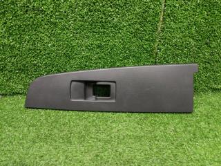 Фото запчасти накладка кнопки стеклоподъемника задняя левая SsangYong Actyon Б/У запчасть Запчасть накладка кнопки стеклоподъемника задняя левая SsangYong Actyon