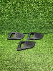 Запчасть накладка кнопки стеклоподъемника левая Skoda Octavia A5