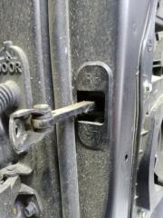 Запчасть ограничитель двери задний правый GENESIS GV80 2021